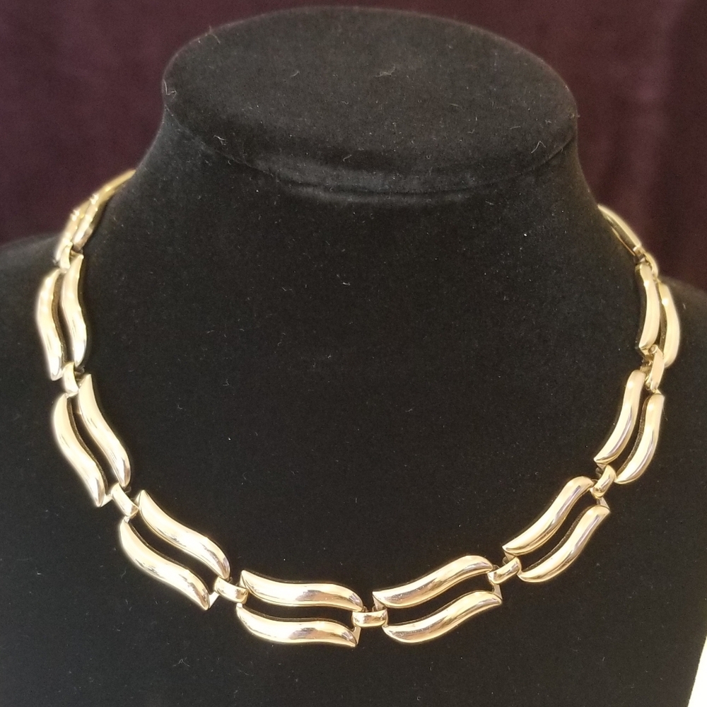Vintage Monet Elegant Gold Wave Chocker Necklace